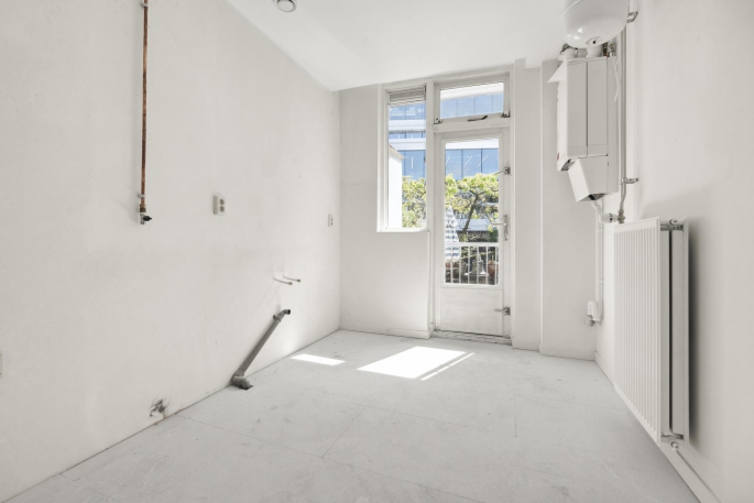 Kromme-Mijdrechtstraat 104 1, 1079 LD, Amsterdam